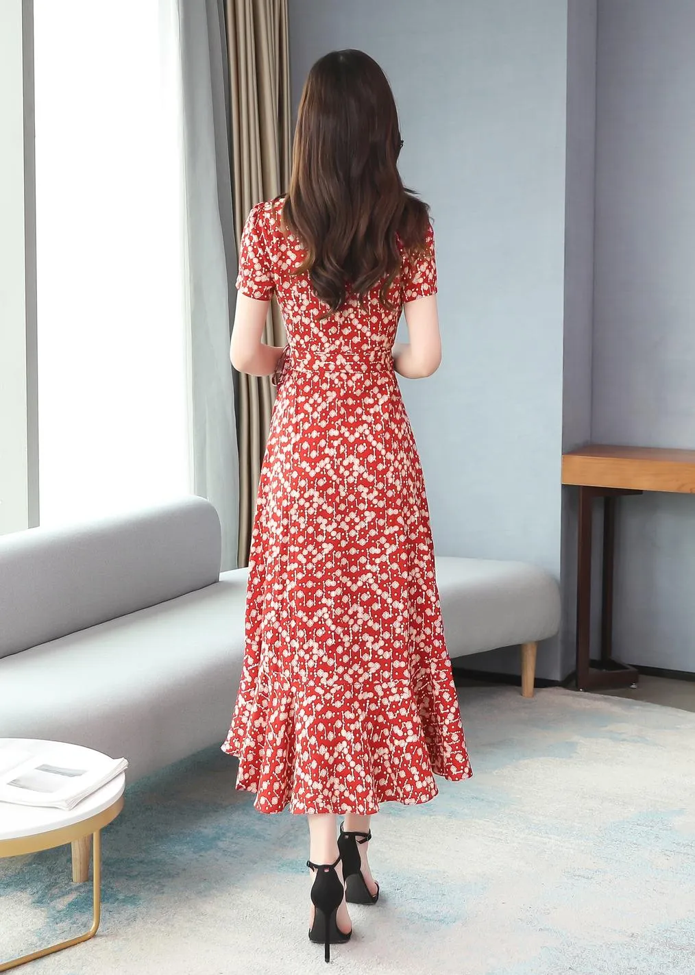 Women's Vacation-Ready Chiffon Dress with V-Neck and Waist Gather