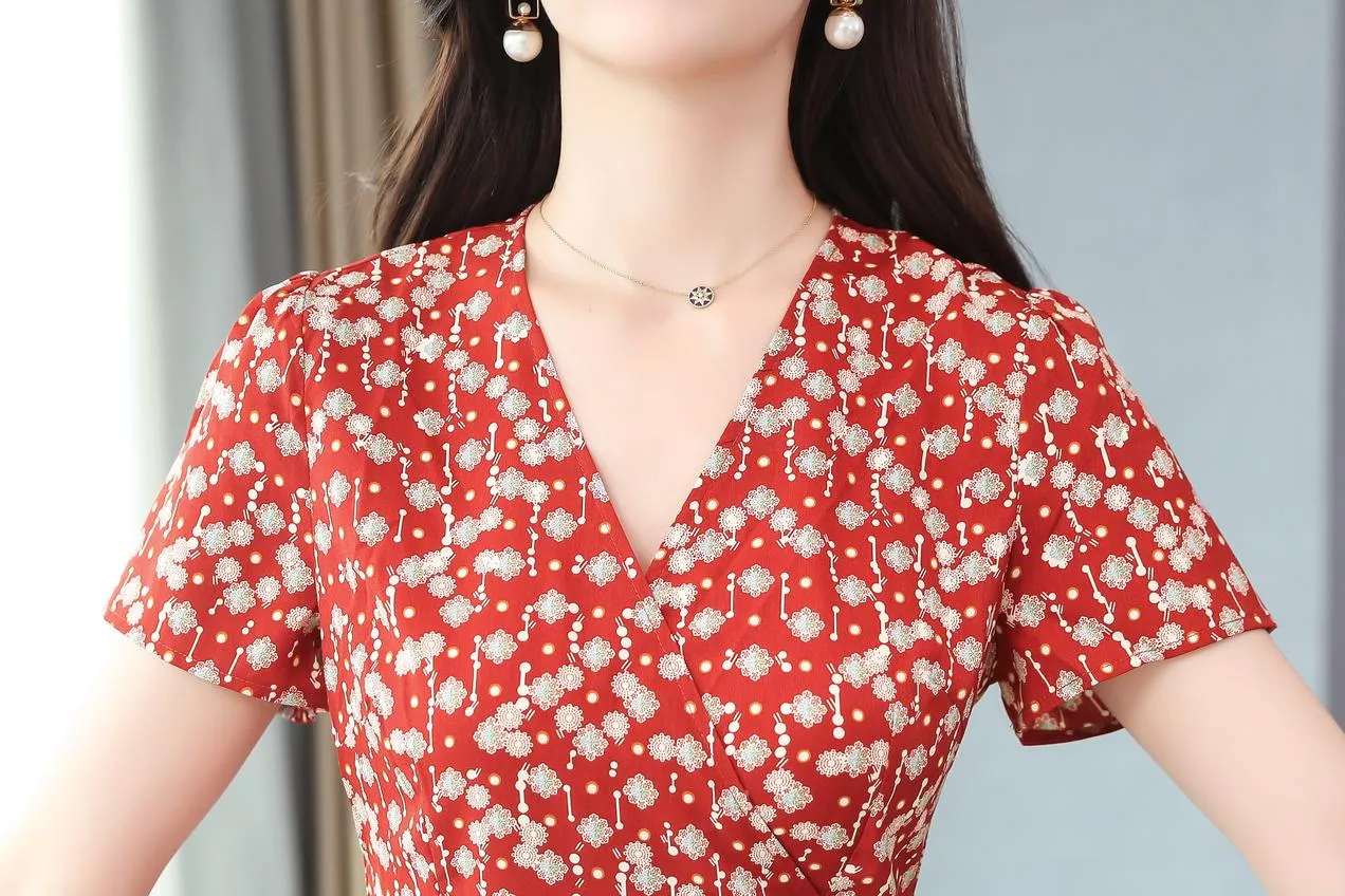 Women's Vacation-Ready Chiffon Dress with V-Neck and Waist Gather